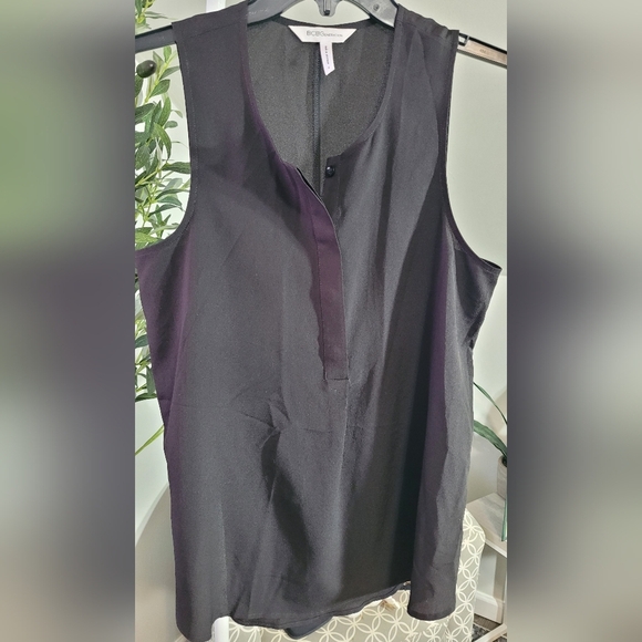 BCBGeneration Black Sleeveless Deep Vneck Top Small - Picture 1 of 4